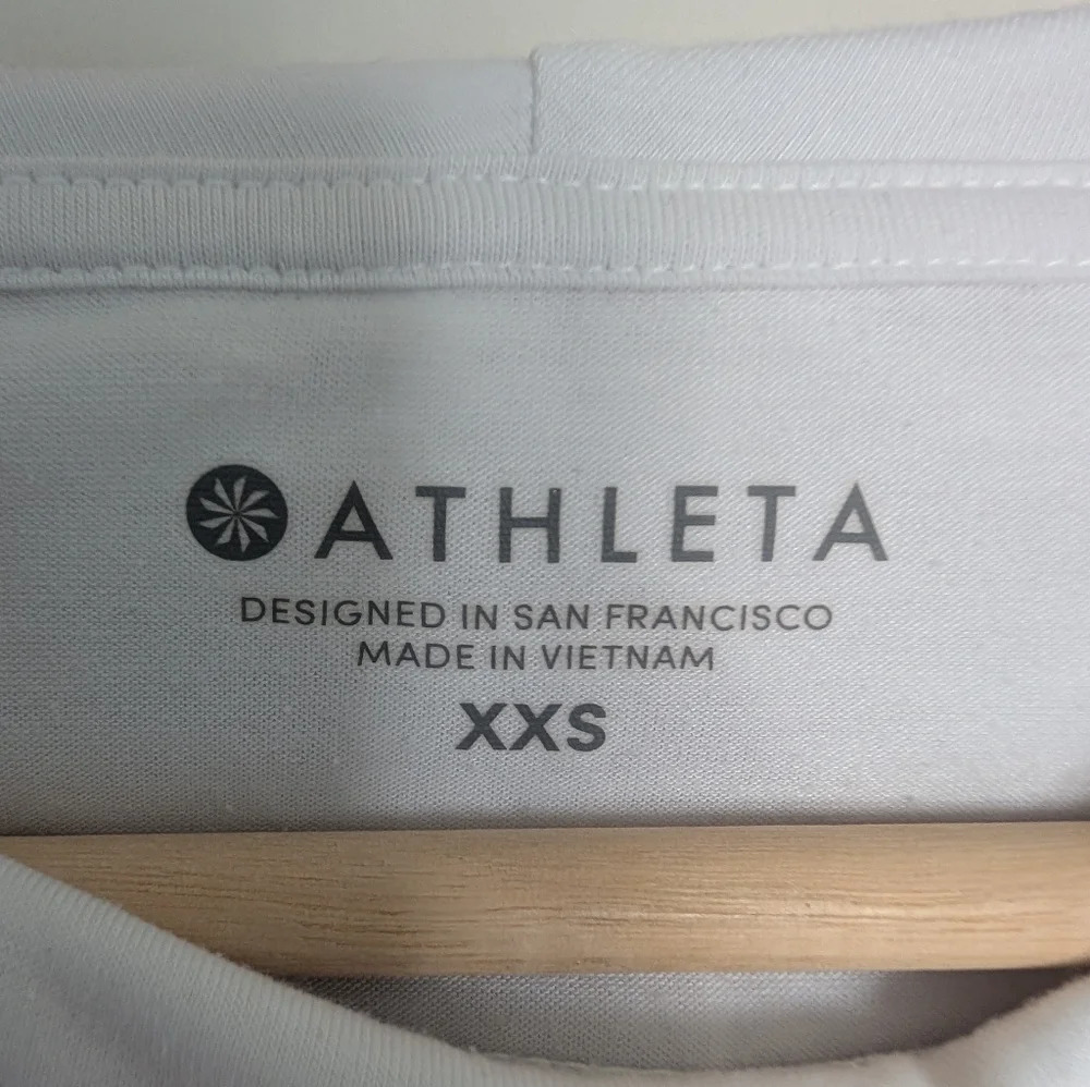 NWT Athleta Womens Essence Hooded Cowl Neck Fitted Tunic Lightweight Size XXS - Picture 2 of 6